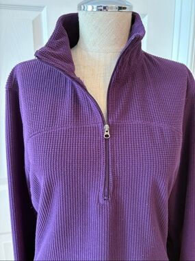 Tex Gear women’s jacket. Long sleeve. Size XL  basket weave look.
